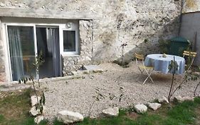 Logement Entier Dans Village Calme